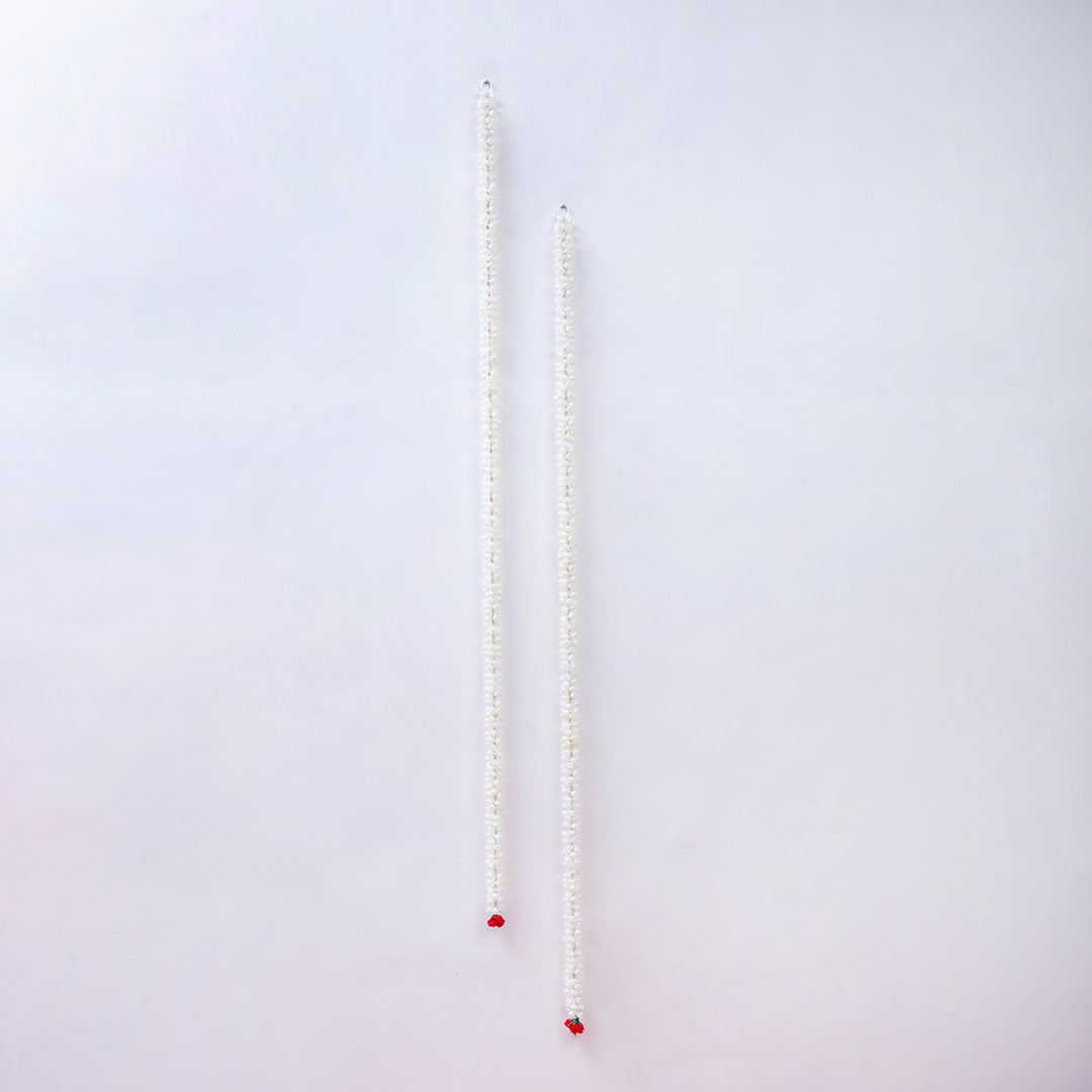 White Decorative Pompom Garland