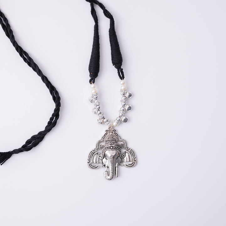 Lavina Metal Pendant Necklace