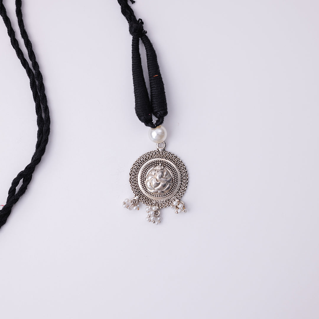 Anira Metal Pendant Necklace