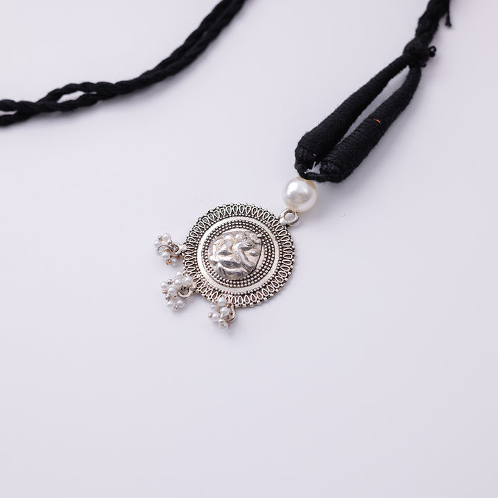 Anira Metal Pendant Necklace